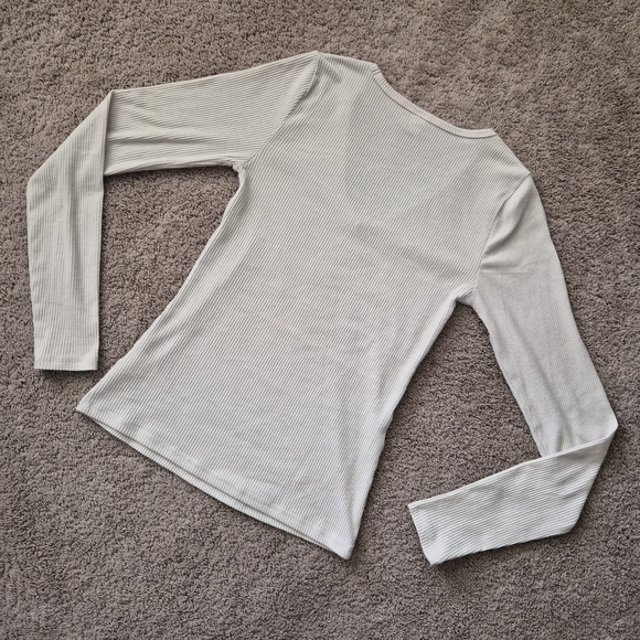 Old Navy Cream Ribbed V-Neck Long Sleeve Plush Tee • Size S Tall - Picture 6 of 6